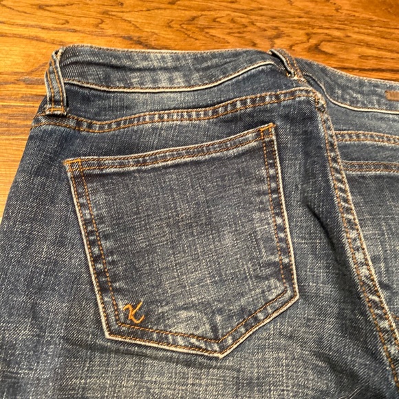 *like new* Boyfriend fit jeans - Picture 8 of 9